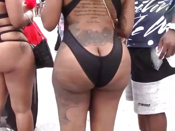 ማያሚ መታሰቢያ ቀን ኢቦኒ ሄንታይ 2016 ኢቦኒ።