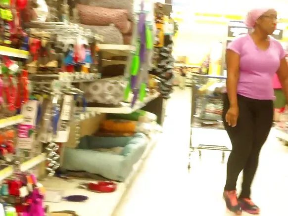 ኔርዲ አማተር ሚልፍ ግሩም ቆዳ ያለው ኢቦኒ የወሲብ አህያ አህያዋን ትዳብሳለች።