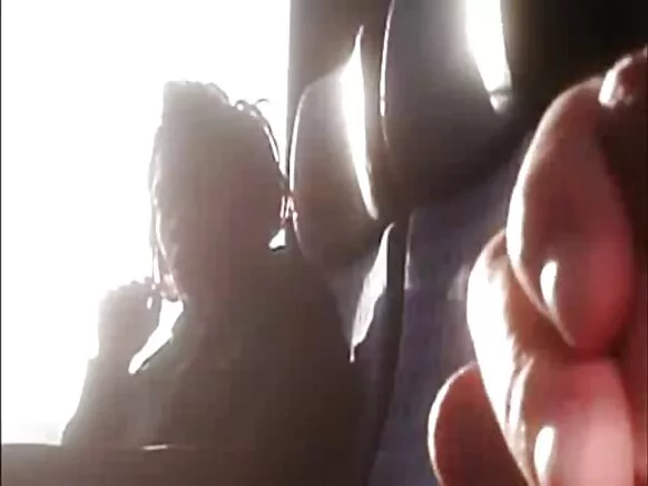 ጥቁር ልጅ ስለ ድብቅ ካሜራዎች ግድ የላትም xxx ቪዲዮ ትኩስ ሴት።