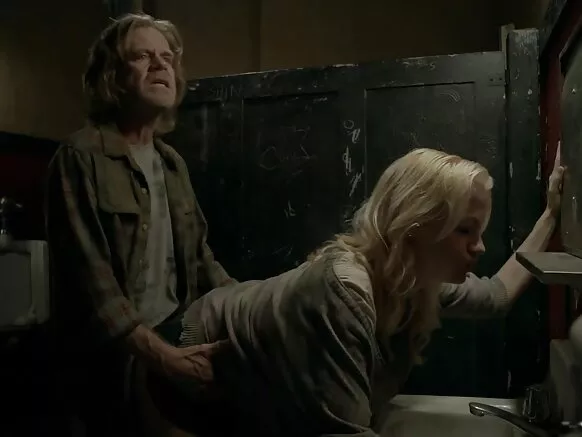 ኤሚሊ በርግል ፣ ሻኖላ ሃምፕተን ፣ ኤሚ ሮስም - የወቅቱ ጥቁር ጡት ያላቸው አፍሪካውያን ታዋቂዎች።