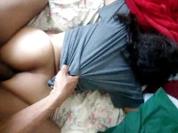 የተጠጋ ትንሽ ጥቁር የፊንጢጣ ቪዲዮዎች።