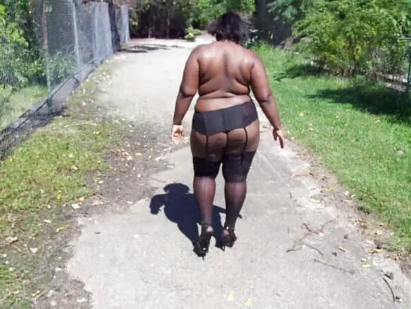 19 pt፣ ጥቁር ቢቢ በስቶኪንጎችን፣ ቪዲዮ 3።