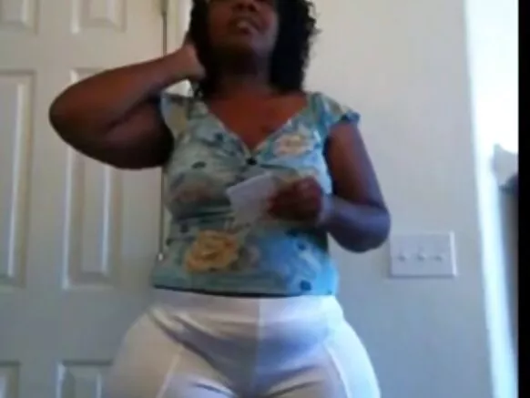 ሚስ ኩርባዎች በጣም የሚገርሙ ኢቦኒ ቢቢ ፖርኖ ናቸው።